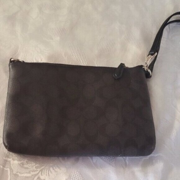 COACH Leather Wallet/ wristlet - Picture 8 of 8